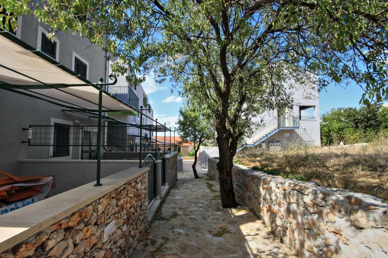 Apartments Kala Mendula Sutivan Ngoại thất bức ảnh