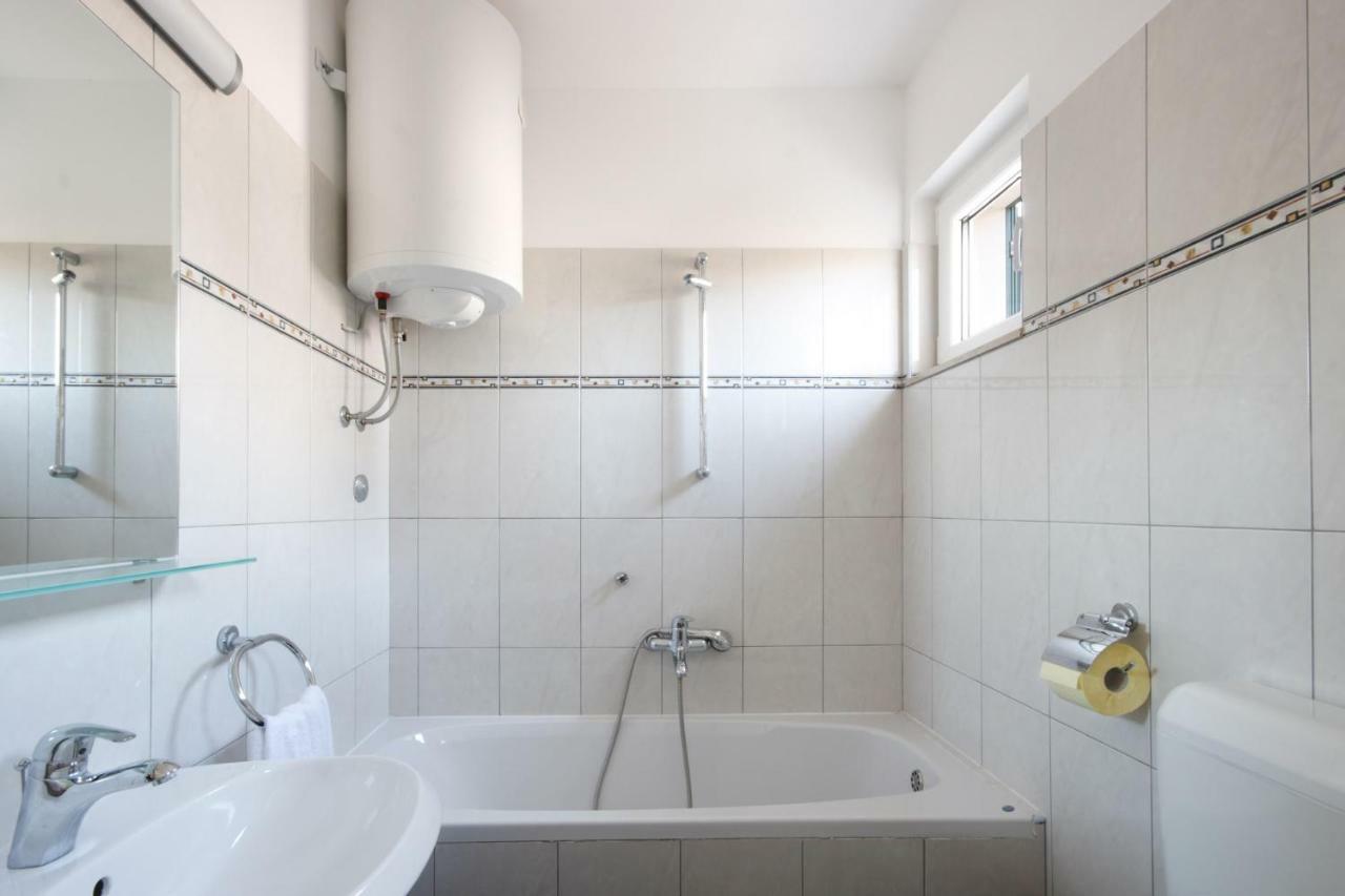 Apartments Kala Mendula Sutivan Ngoại thất bức ảnh